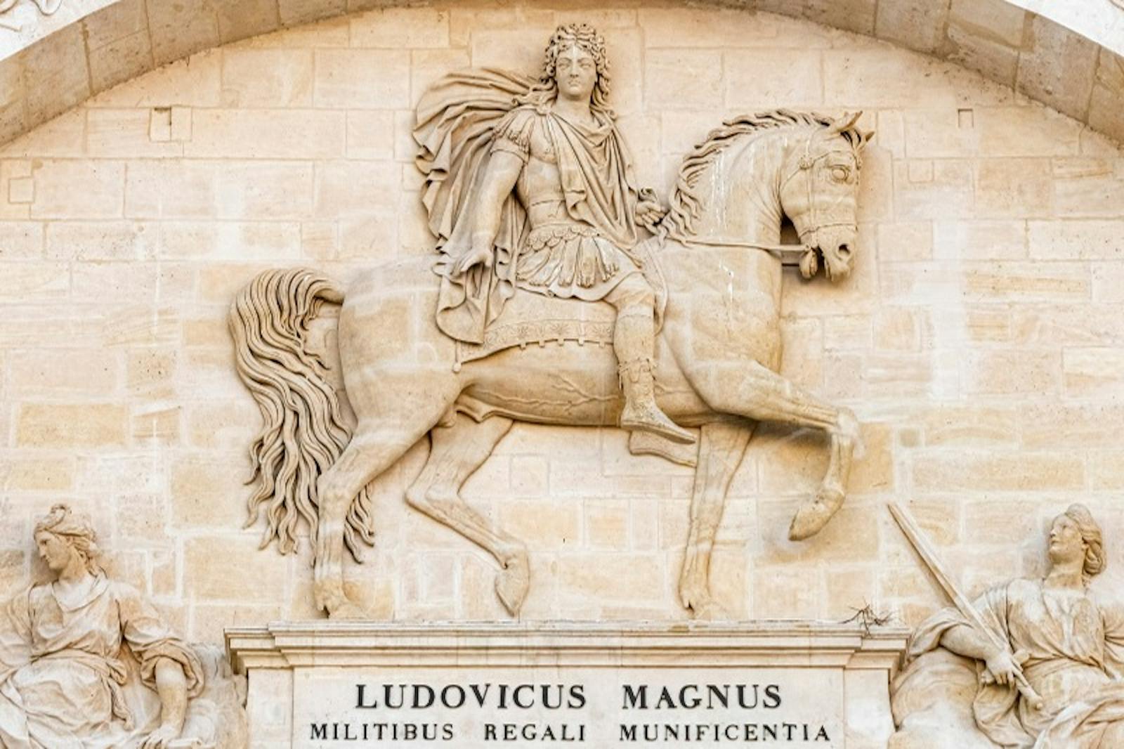 Ridderrelief af Louis le Grand i Musée de l'Armée og Napoleons Grav