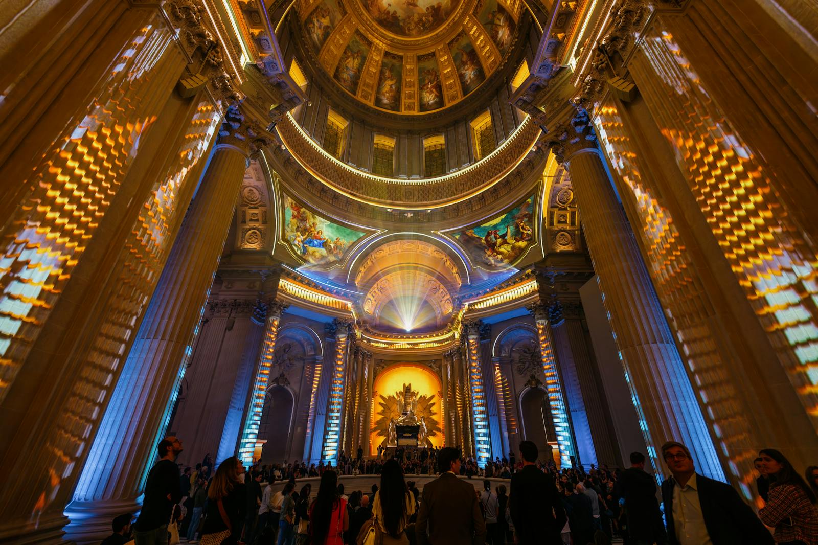 Interior view of the Army Museum and Napoleon's Tomb