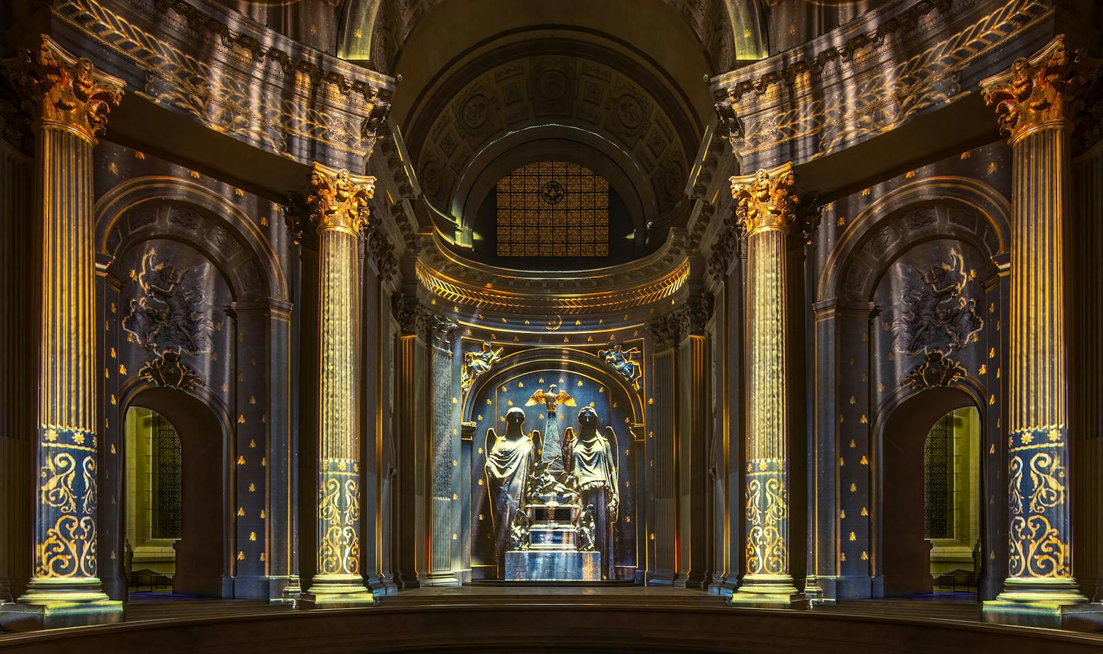 Interior view of the Army Museum and Napoleon's Tomb