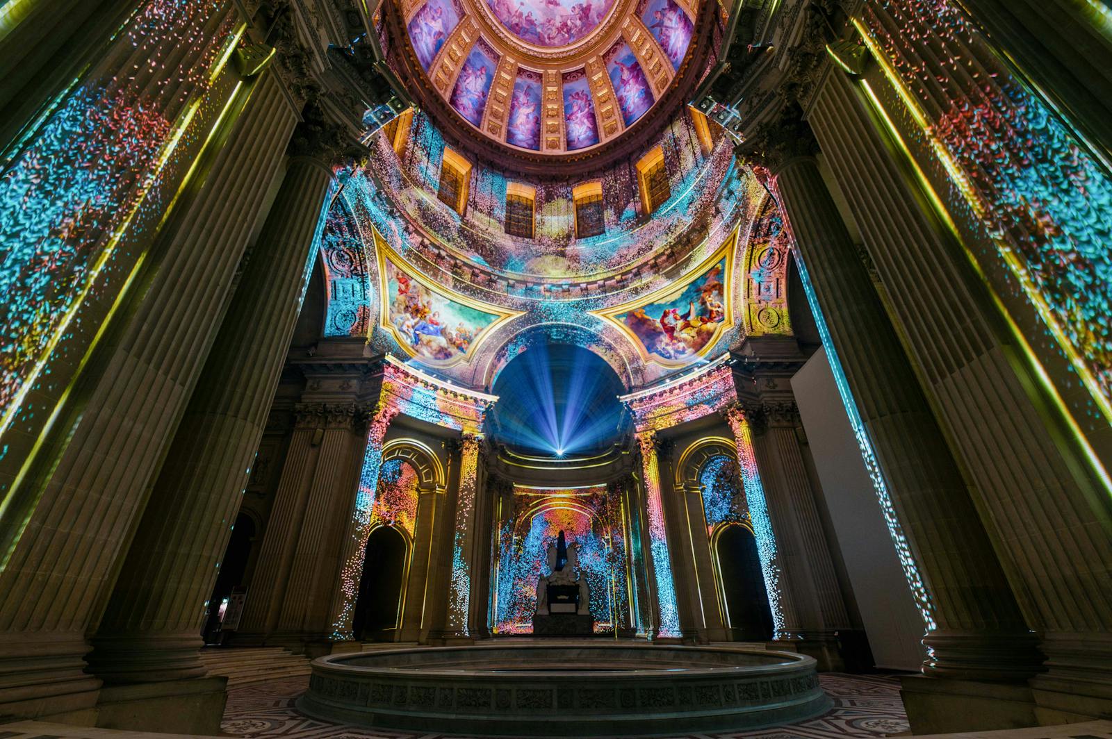 Projeções luminosas no Musée de l'Armée e Túmulo de Napoleão