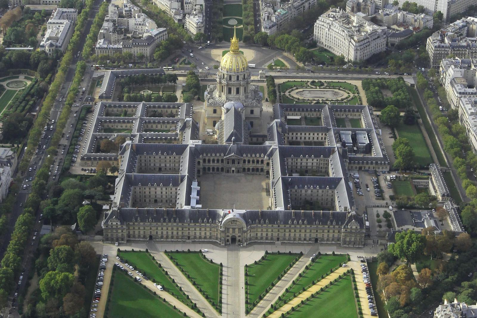 Luftvy över Musée de l'Armée och Napoleon's Grav